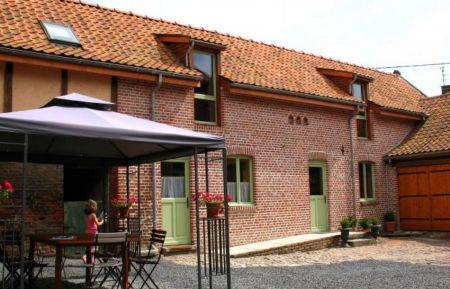 G&icirc;te n&deg;2427 Landas - Nord - Fa&ccedil;ade du g&icirc;te accueillant les 3 chambres, le salon-s&eacute;jour et la cuisine