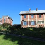 Ch&acirc;teau et g&icirc;te
