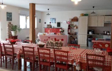 G&icirc;te n&deg;1017 Bailleul - Nord - salle &agrave; manger cuisine