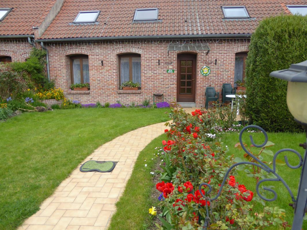 photo 0