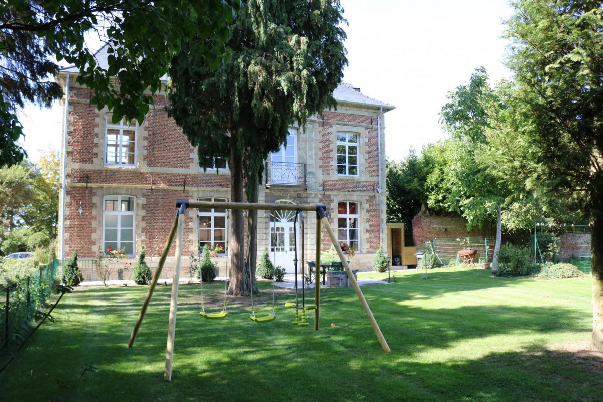 photo 0
