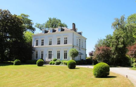 G&icirc;te n&deg;2849 Wambrechies - Nord - Fa&ccedil;ade avant du Ch&acirc;teau