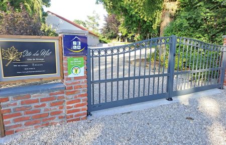 G&icirc;te de groupe n&deg;G41556 Hermelinghen - Pas-de-Calais - Entr&eacute;e parking g&icirc;te du m&acirc;t