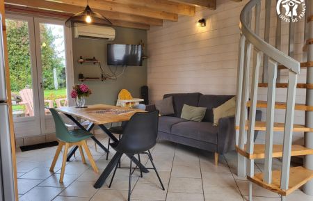 G&icirc;te n&deg;G690798 Saint-Inglevert - Pas-de-Calais - Pi&egrave;ce &agrave; vivre avec coin salon et coin repas avec acc&egrave;s direct &agrave; la terrasse 