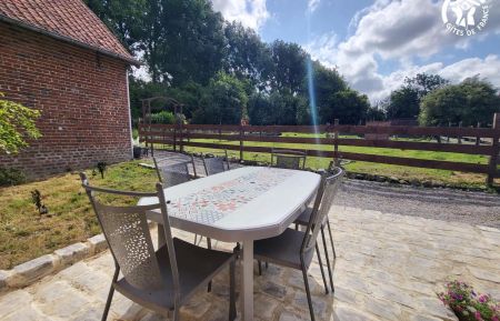 G&icirc;te n&deg;G022558 Aix-en-Issart - Pas-de-Calais - Terrasse avec vue sur les animaux