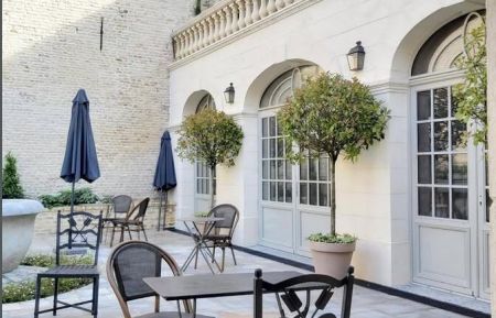 Cour commune avec salon de jardin City Break n°G622622 Saint-Omer - Pas-de-Calais - Cour commune avec salon de jardin