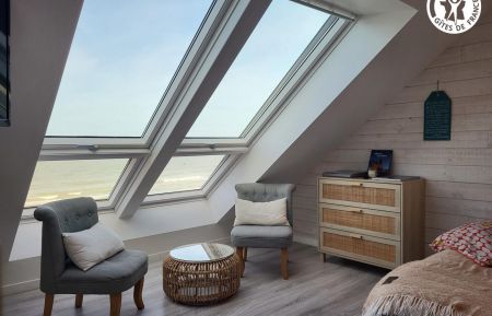 Chambre en duplex avec lits 160x200cm, et 2 lits 90x190cm superposés avec salle d'eau attenante Chambre d'hôtes n°G622101 Merlimont - Pas-de-Calais - Chambre en duplex avec lits 160x200cm, et 2 lits 90x190cm superposés avec salle d'eau attenante