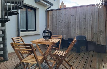 G&icirc;te n&deg;G622628 Ambleteuse - Pas-de-Calais - Patio avec salon de jardin et de d&eacute;tente 