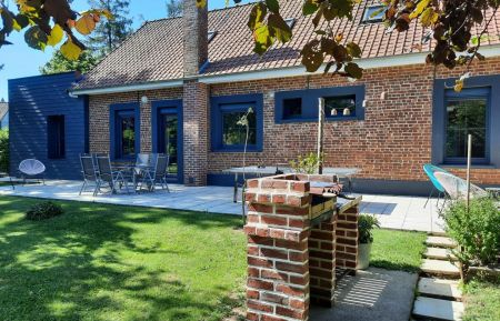G&icirc;te n&deg;G622530 Acquin-Westb&eacute;court - Pas-de-Calais - Terrasse avec salon de jardin, barbecue, parasol et table de ping-pong