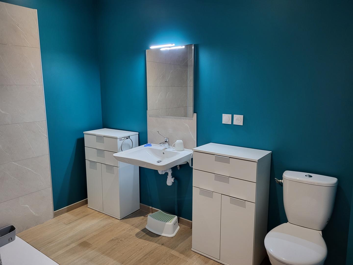 Espace familial : salle d'eau commune privative photo 14