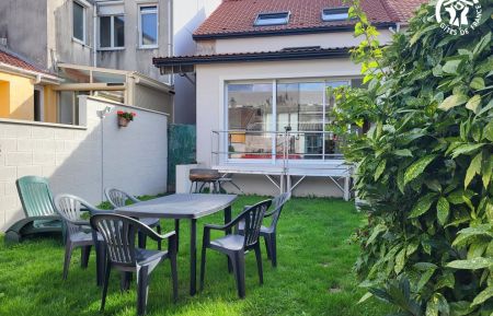 City Break n&deg;G622573 Calais - Pas-de-Calais - Jardin avec salon de jardin