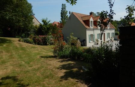 La Maison en été. Gîte n°G622634 Escalles - Pas-de-Calais - La Maison en été.