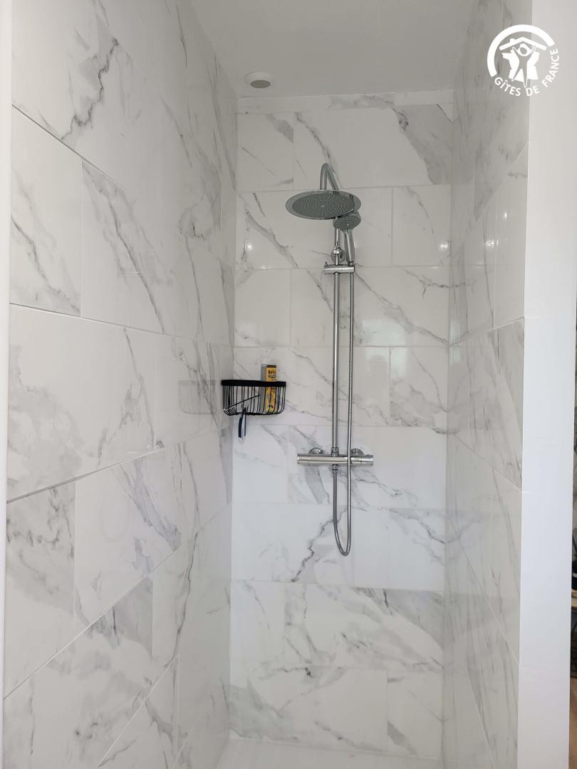 Douche à l'italienne de la 2ème chambre photo 24