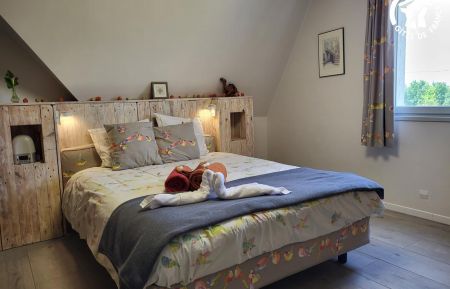 Chambre d'h&ocirc;tes n&deg;G622659 Rety - Pas-de-Calais - 1&egrave;re chambre avec lit 160x190cm, bureau, dressing et salle d'eau attenante
