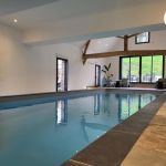 Piscine int&eacute;rieure privative, chauff&eacute;e et ouverte toute l'ann&eacute;e