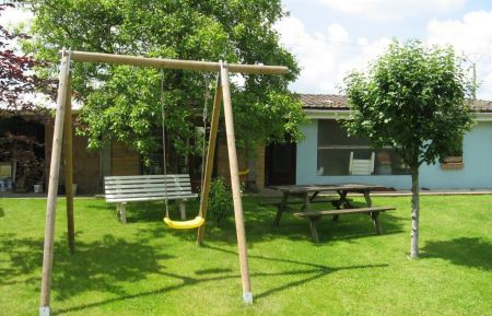 G&icirc;te n&deg;G1320 Fiennes - Pas-de-Calais - Jardin potager avec balan&ccedil;oires
