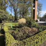 La terrasse vue du parc arbor&eacute;