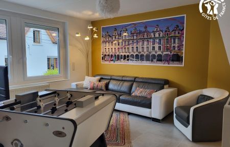 G&icirc;te n&deg;G622655 Souchez - Pas-de-Calais - Coin salon avec mini babyfoot