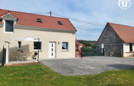 Gite sur le terrain des propriétaires clos par un portail télécommandé Gîte n°G622560 Pihen-lès-Guînes - Pas-de-Calais - Gite sur le terrain des propriétaires clos par un portail télécommandé